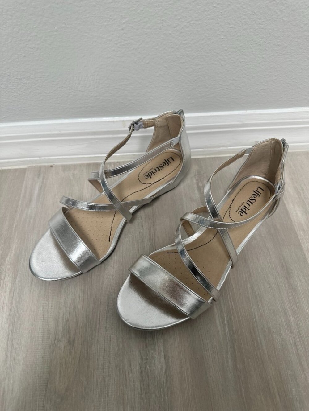 LifeStride Yolanda Silver Strappy Wedge Sandals 8.5 Wide Soft System